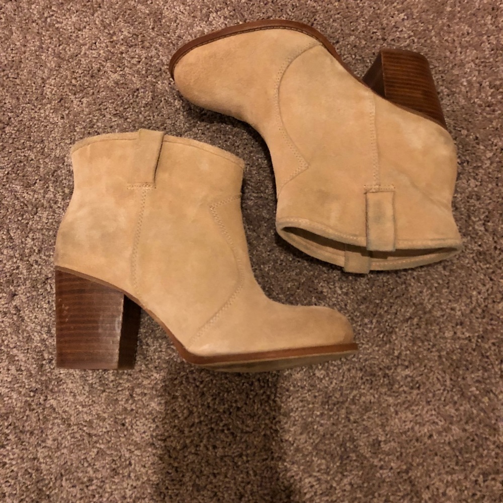 Splendid Booties size 8.5. Light tan color.